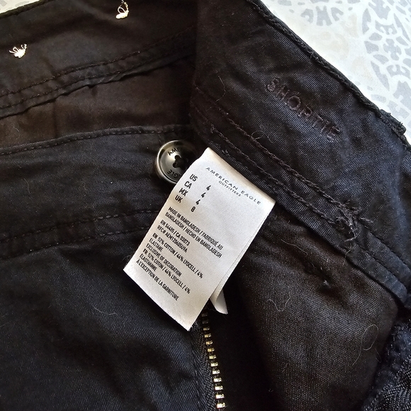 American Eagle Black Shorts | SZ 4 - Picture 4 of 4